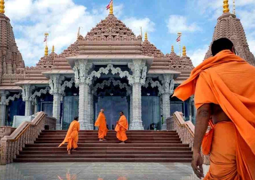Breaking Roza in a Hindu Temple in UAE