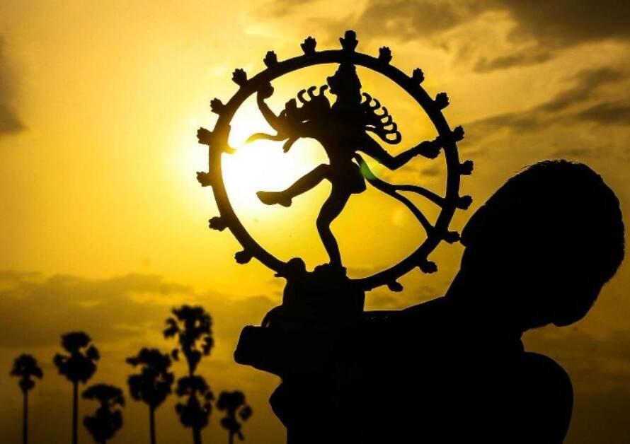 इतिहास, पहचान और भूली हुई जड़ें